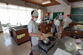東星学園 清瀬 私立小学校 5年生 初めての調理実習(2) 東星学園 清瀬 私立小学校 5年生 初めての調理実習(2)